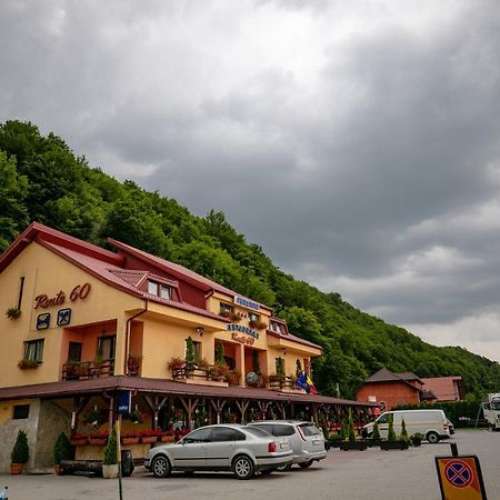 Pensiune Restaurant Route60 Ciucea 外观 照片