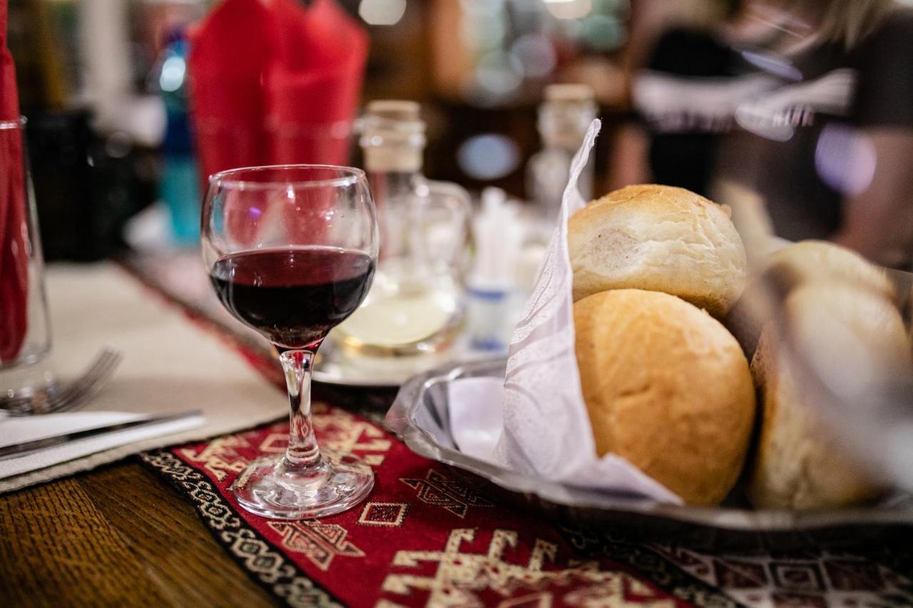 Pensiune Restaurant Route60 Ciucea 外观 照片