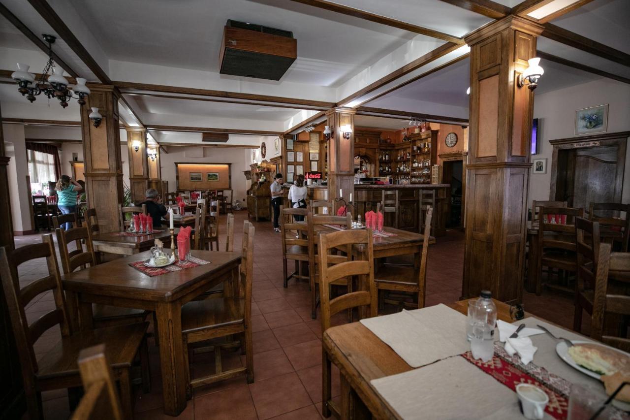 Pensiune Restaurant Route60 Ciucea 外观 照片