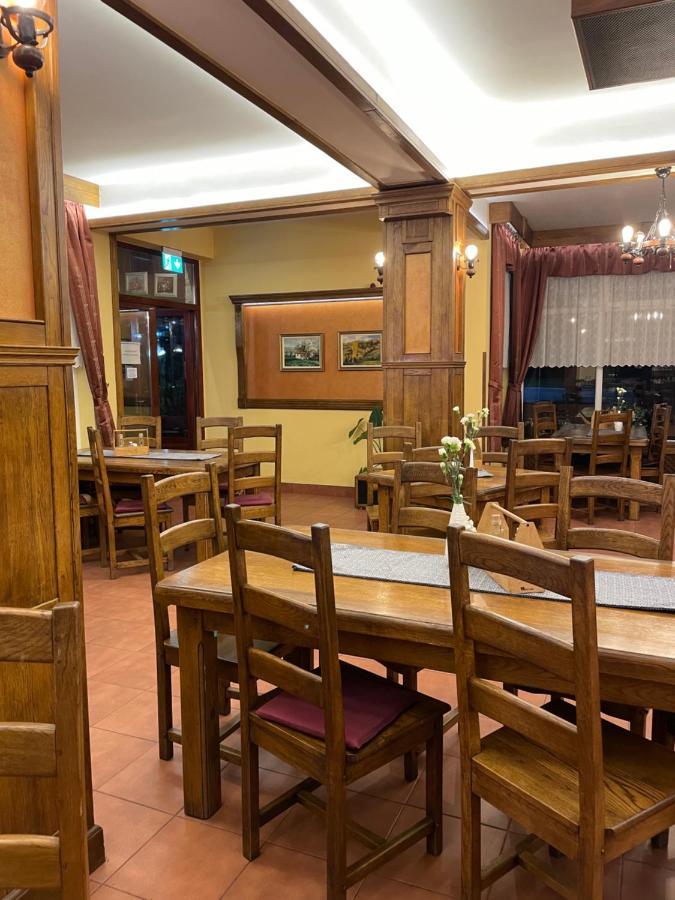 Pensiune Restaurant Route60 Ciucea 外观 照片